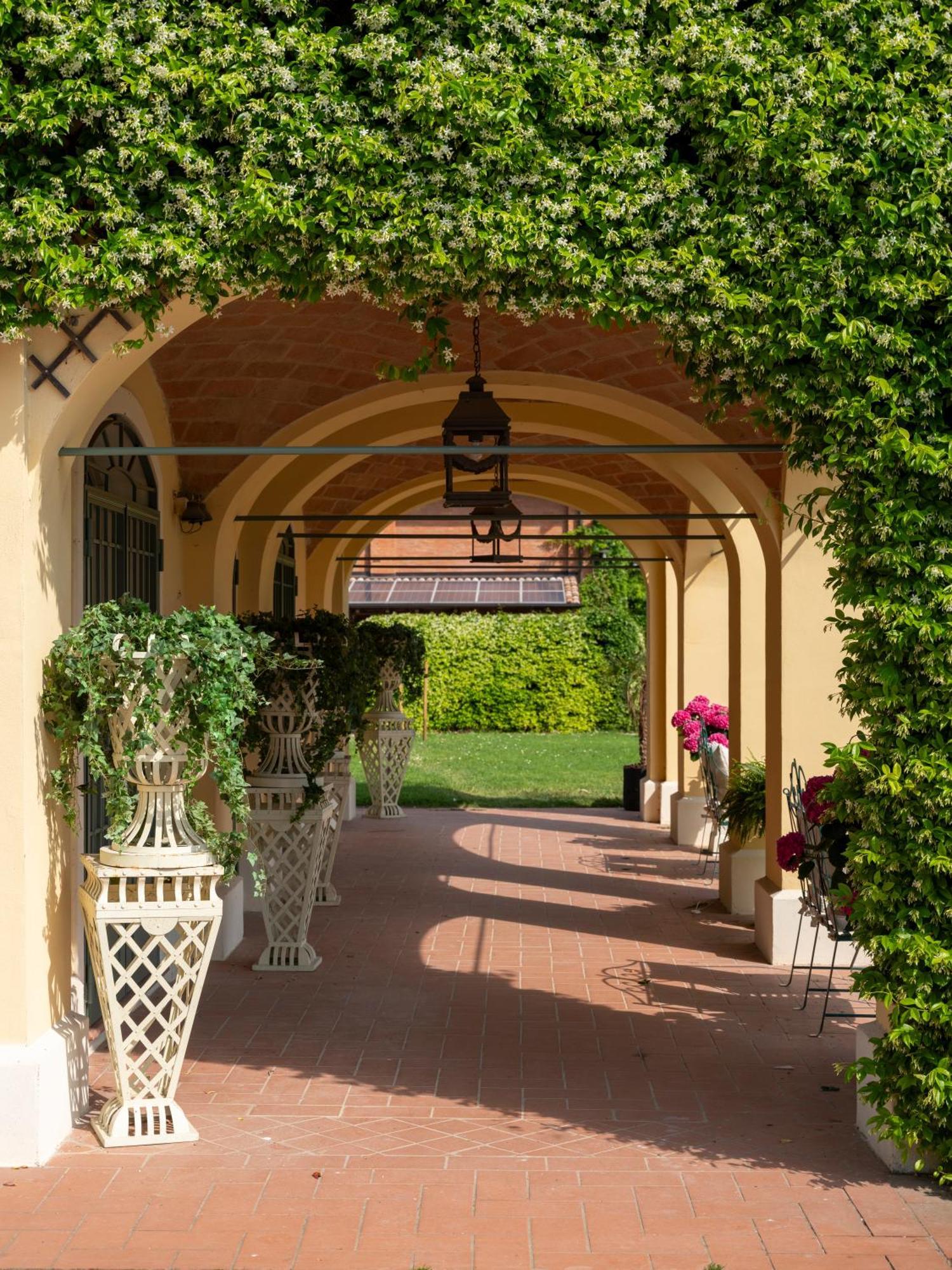 Elizabeth Country House, A Member Of Design Hotels ミネルビオ エクステリア 写真