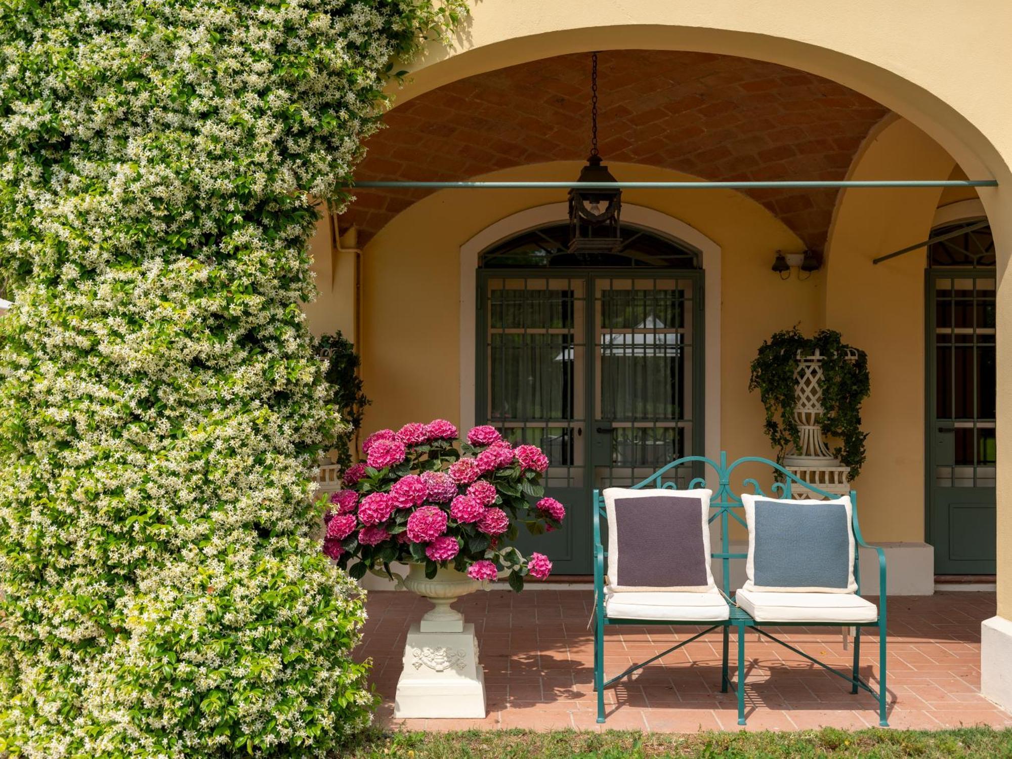 Elizabeth Country House, A Member Of Design Hotels ミネルビオ エクステリア 写真